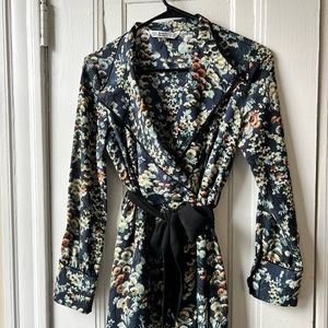 Zara floral button up dress with tie at the waist, size S